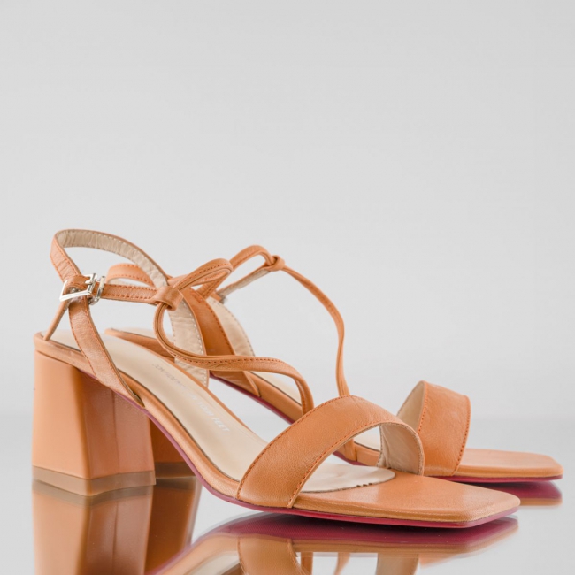 CHUNKY HEELS ANKLE TRAP